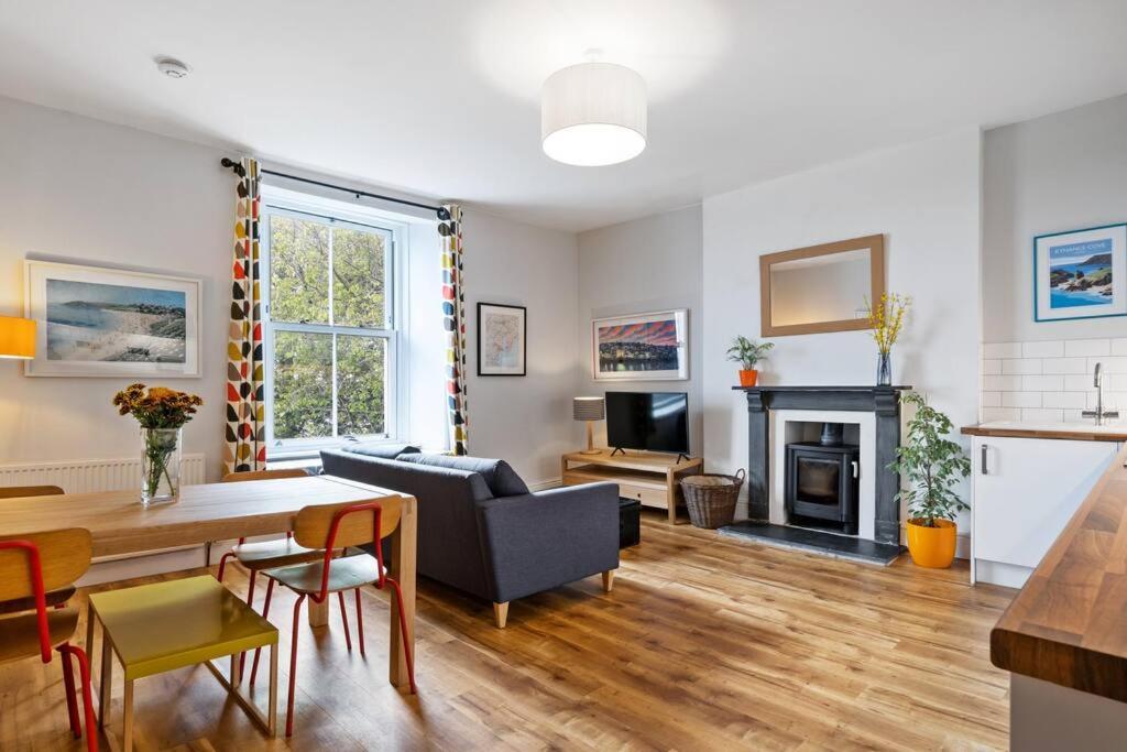 Pendennis - Bright Victorian Flat, Sea Views & Close To Beach Falmouth Exterior foto