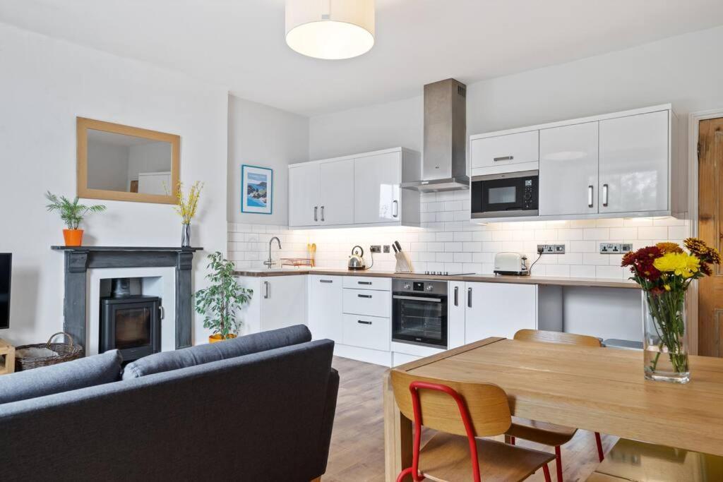 Pendennis - Bright Victorian Flat, Sea Views & Close To Beach Falmouth Exterior foto